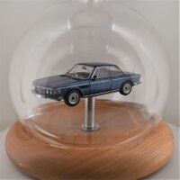 BMW 3.0 CS 1969 Blaumetallic 1:43 in mundgeblasener Flasche 600ml