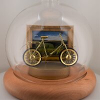 Fahrrad mit Landschaftsbild in mundgeblasener Flasche 600ml