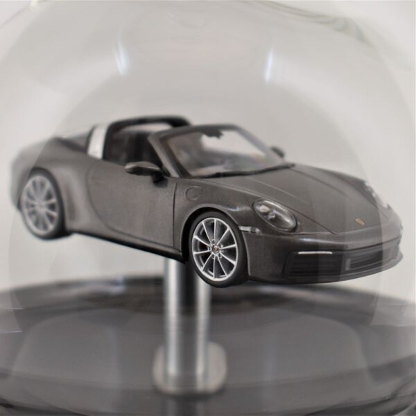 Porsche 911 Targa 4 GTS Achatgraumetallic 2021 1:43 in mundgeblasener Flasche 600ml