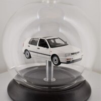 VW Golf 3 1997 Weiß 1:43 in mundgeblasener Flasche 500ml